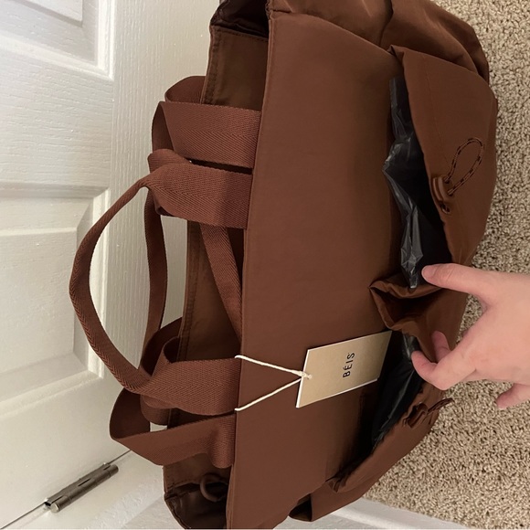 NWT BEIS Sports Carryall Bag in Maple - Picture 3 of 11